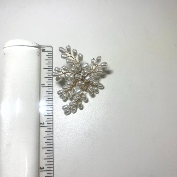 White Cluster wired delicate Pearl earrings Jewelry Borrowed & Blue Dillard's - Picture 7 of 8